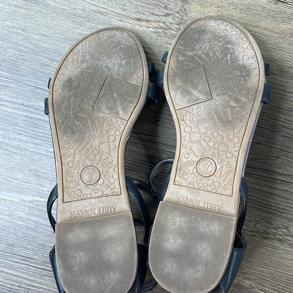 Sam & Libby Women’s a black Gladiator Sandal, size 7 - Picture 7 of 9